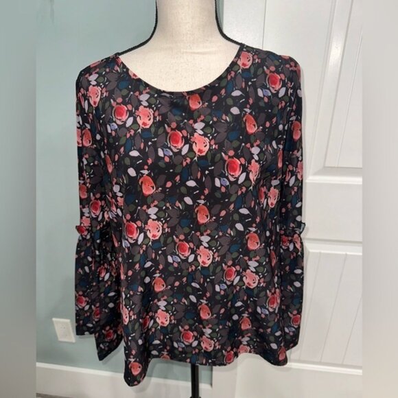 Saks Fifth Ave Women’s floral bell sleeve blouse size medium - Picture 2 of 6